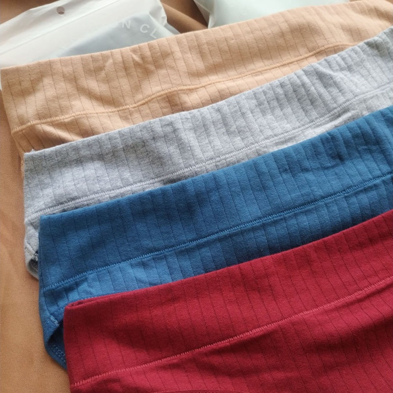 Weiche, atmungsaktive Damen-Slips mit mittlerer Taille