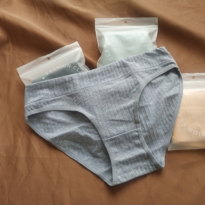 Weiche, atmungsaktive Damen-Slips mit mittlerer Taille