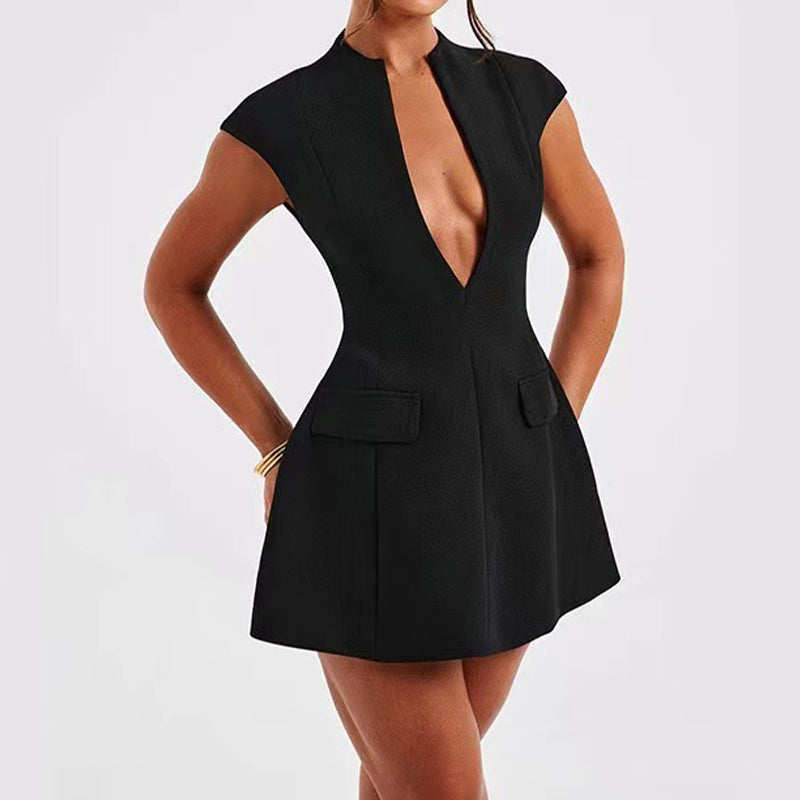 Anspruchsvolles Blazerkleid mit tiefem Ausschnitt für Damen