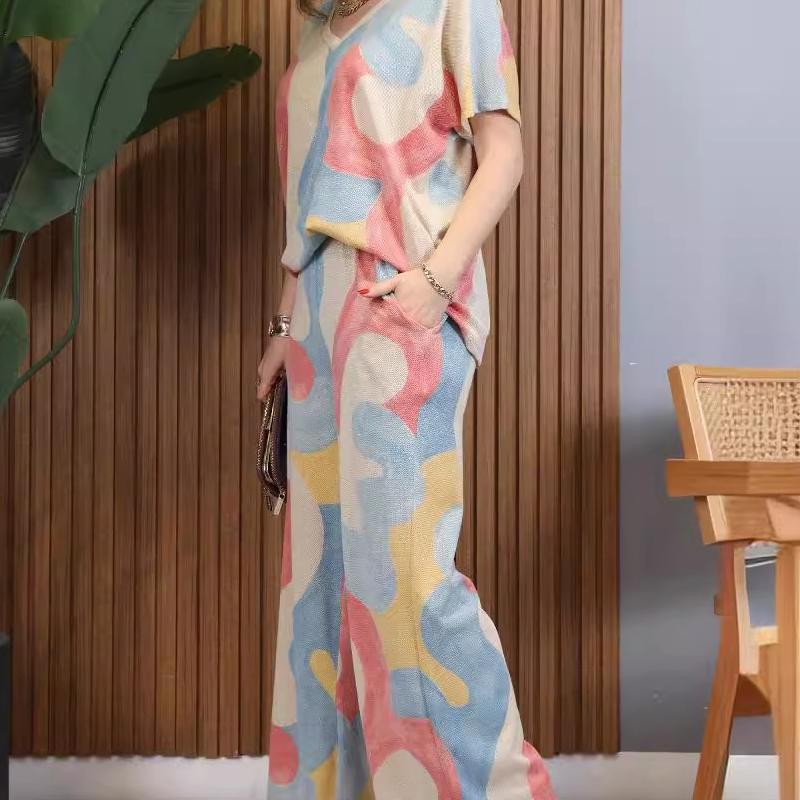 Set aus Oberteil und Hose mit V-Ausschnitt in Kontrastfarbe