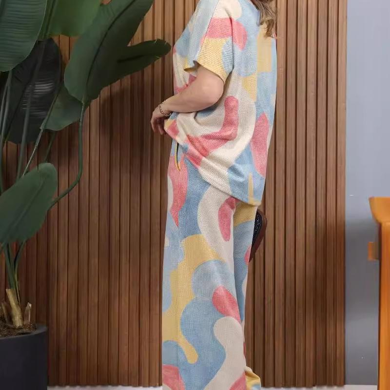 Set aus Oberteil und Hose mit V-Ausschnitt in Kontrastfarbe