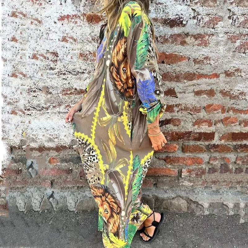 Bedrucktes, langärmliges Kleid mit offenem Revers