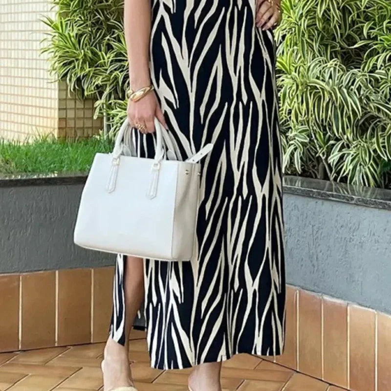 Bedrucktes Kleid mit V-Ausschnitt und Seitenschlitz für Frauen
