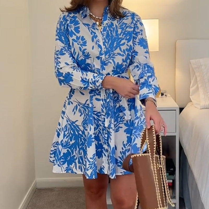 Elegantes blaues Kleid mit Blumendruck für Damen