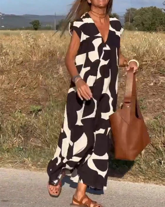 Lässiges Damenkleid mit geometrischen Farbblöcken
