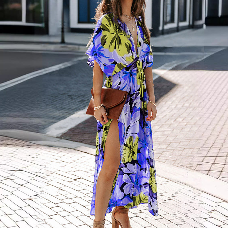 Sommerliches, floral bedrucktes, sexy Kleid mit tiefem V-Ausschnitt und hoher Taille und Schlitz für Damen