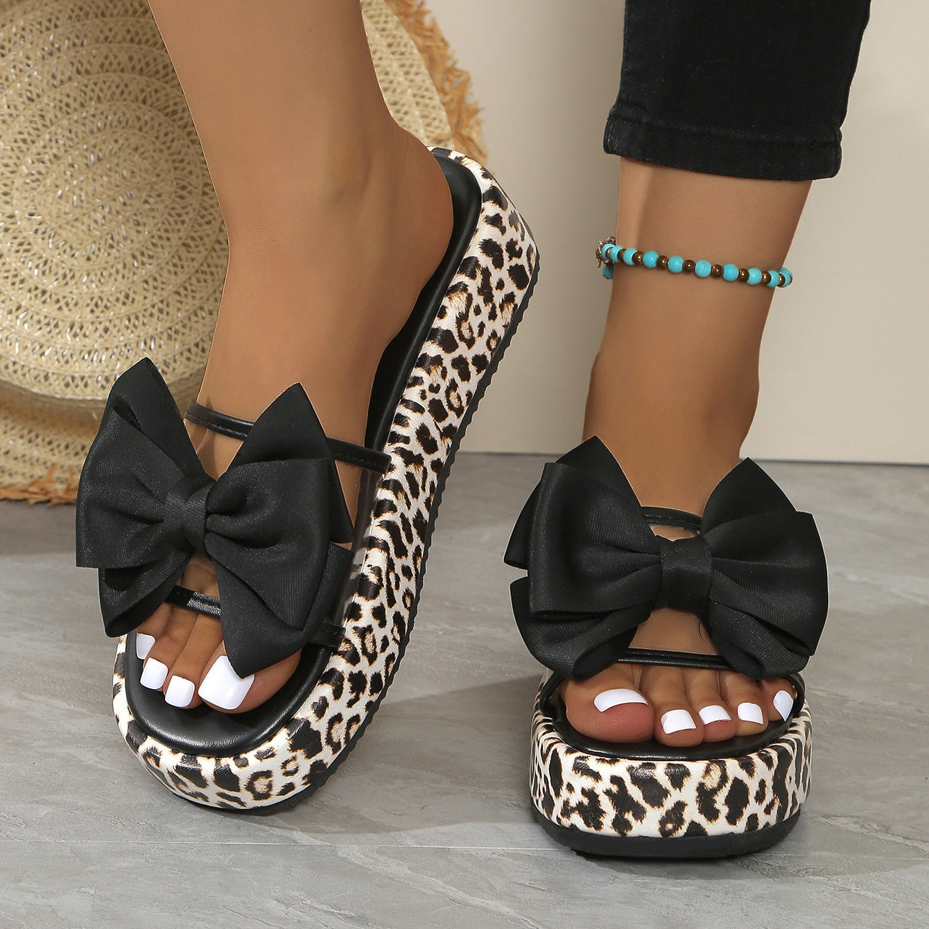 🎀 Slipper mit Leopardenmuster, Schleife und dicker Sohle