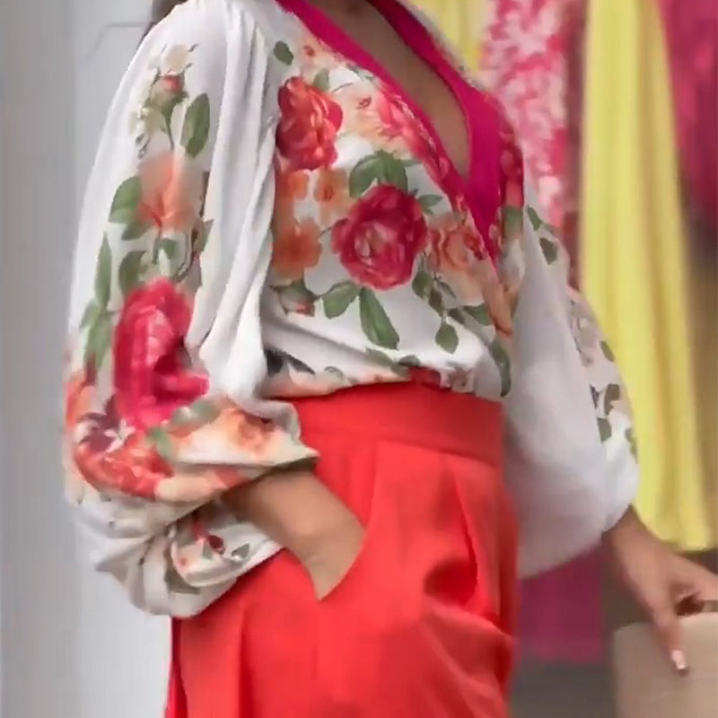 Set mit Oberteil mit tiefem V-Ausschnitt, Puffärmeln und Hose mit weitem Bein Romantic Roses