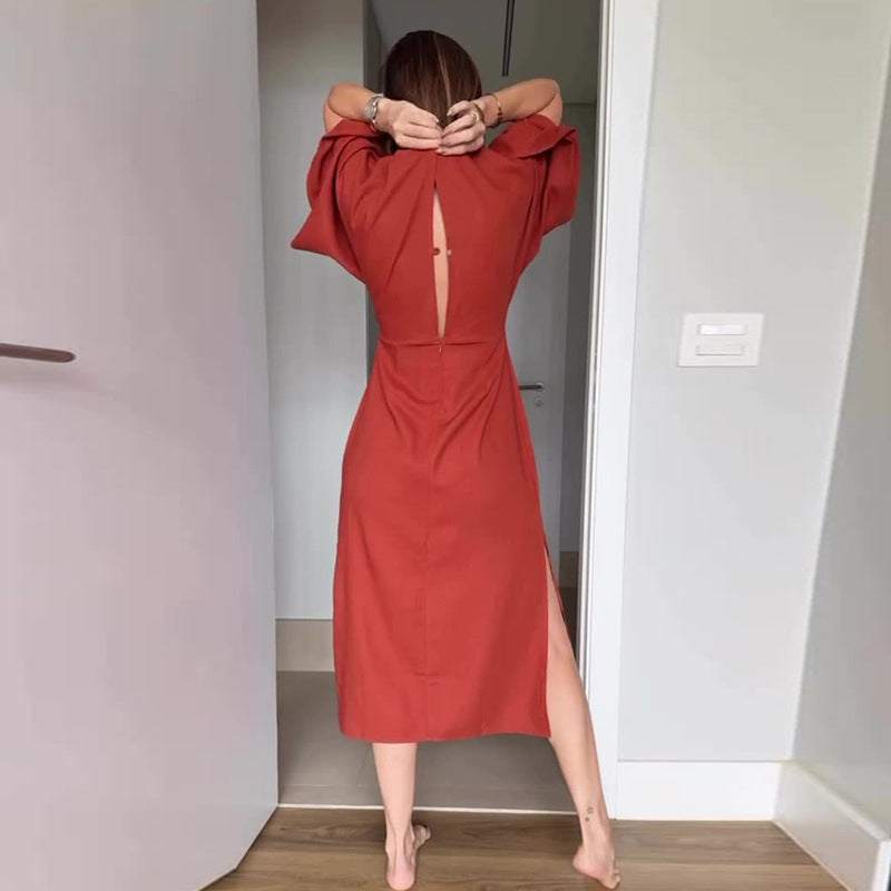 Elegantes Damenkleid mit Taillenschnürung und seitlichem Schlitz und V-Ausschnitt