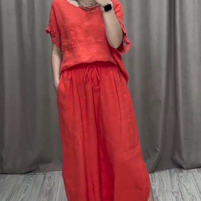 Lässiges Set aus kurzärmligem Oberteil und Hose mit Kordelzug