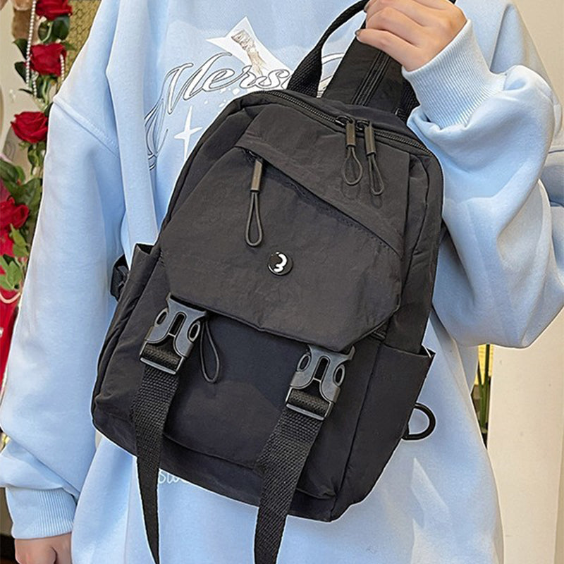 Stilvoller, leichter Rucksack mit verstellbaren Riemen