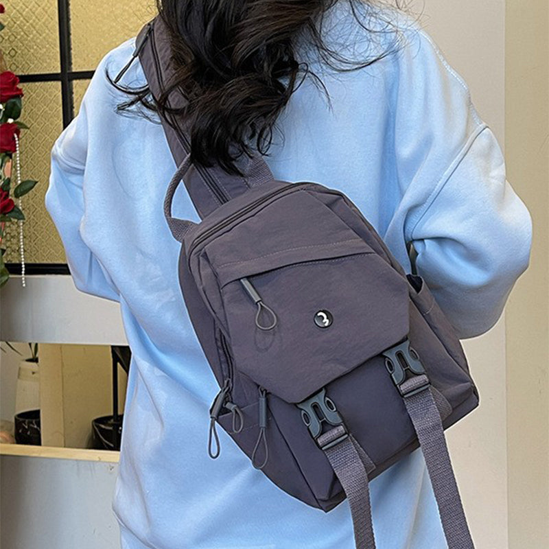Stilvoller, leichter Rucksack mit verstellbaren Riemen