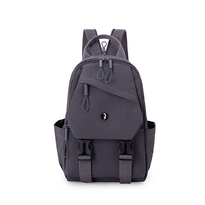 Stilvoller, leichter Rucksack mit verstellbaren Riemen
