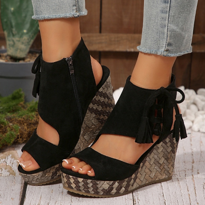 Damen-Sandalen mit offener Zehenpartie und Plateau-Keilabsatz und Quaste