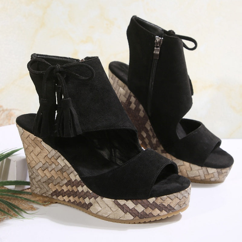 Damen-Sandalen mit offener Zehenpartie und Plateau-Keilabsatz und Quaste