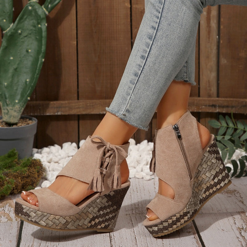 Damen-Sandalen mit offener Zehenpartie und Plateau-Keilabsatz und Quaste