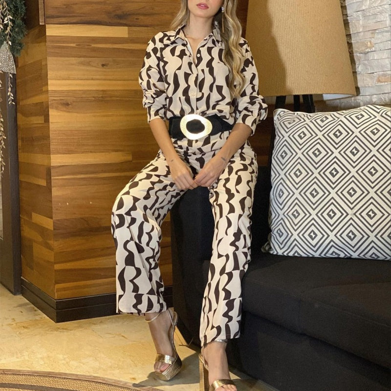 Damen modisches zweiteiliges Set mit abstraktem Druck: Oberteil und Hose