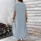 Lässiges Frauenkleid mit V-Ausschnitt