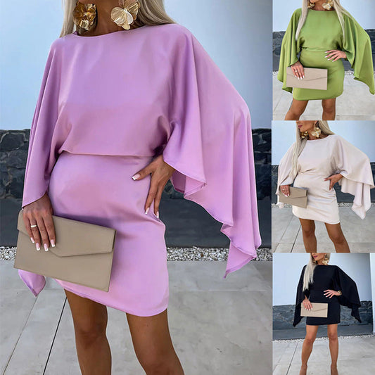 Rückenfreies Kleid mit Fledermausärmeln