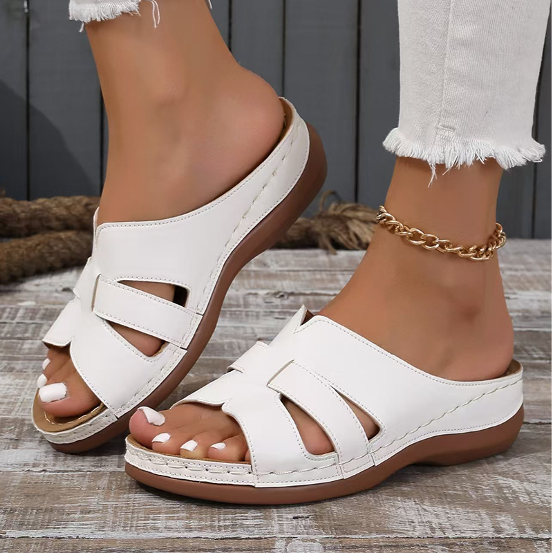 Atmungsaktive, bequeme Sandalen aus Kunstleder mit flacher Sohle für Damen