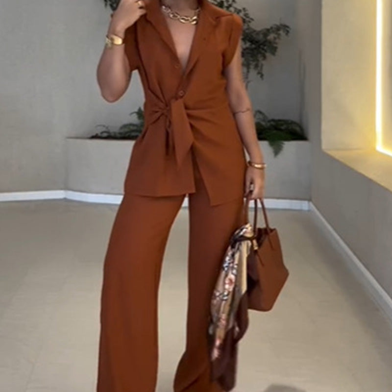 Elegantes Set aus tailliertem Oberteil und lässiger Hose
