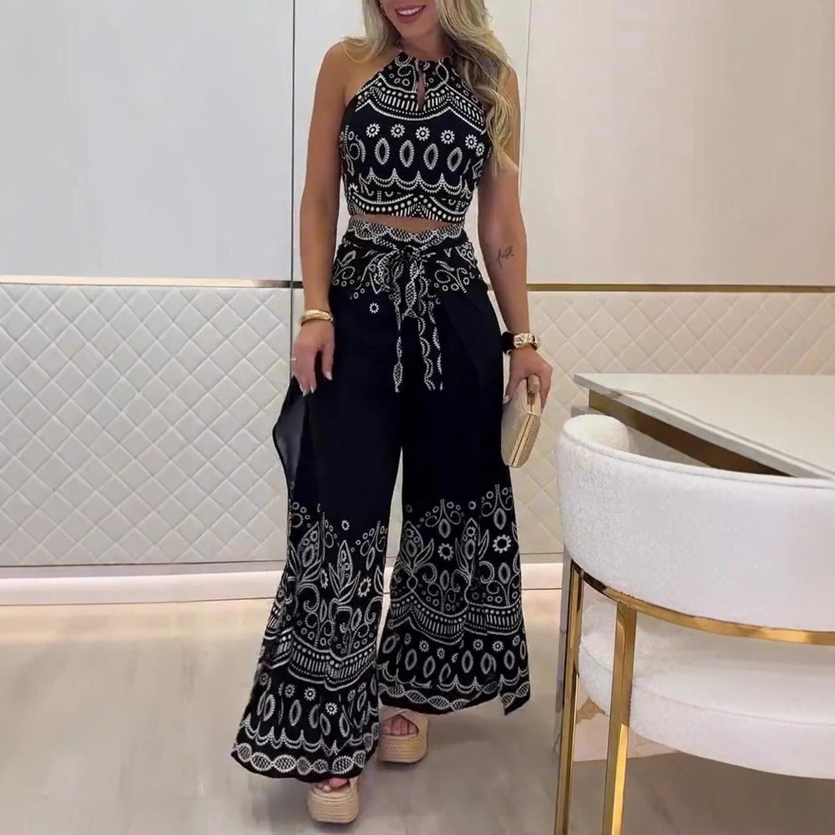 Damen-Set mit Retro-Muster und ethnischem Neckholder-Oberteil mit ärmellosem Bein und Hose mit weitem Bein