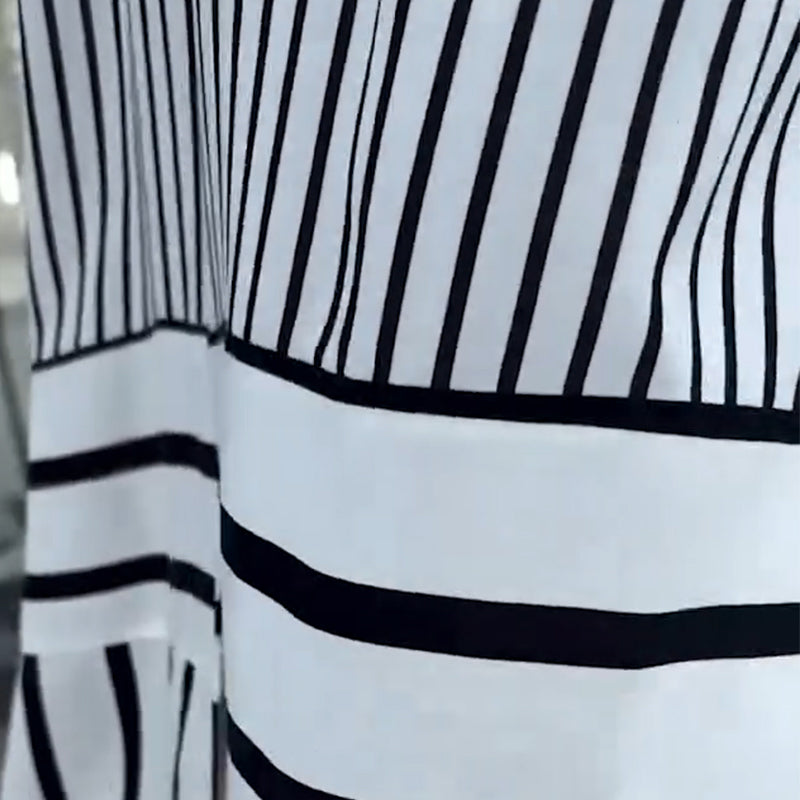 Damen lockeres langes Kleid mit Streifen und Knopfleiste