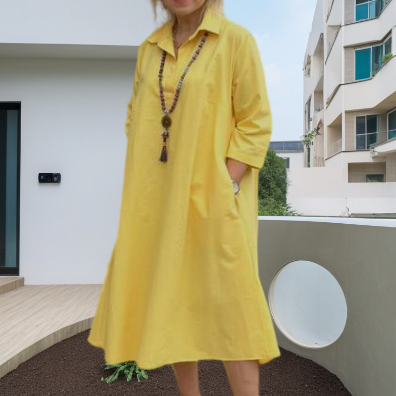 Lässiges, einfarbiges Damenkleid mit praktischen Taschen