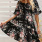 Elegantes, gesmoktes Kleid mit quadratischem Ausschnitt und Blumendruck für Damen