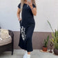Einfarbiges Kleid mit Buchstabendruck, Rundhalsausschnitt, Schlitztasche