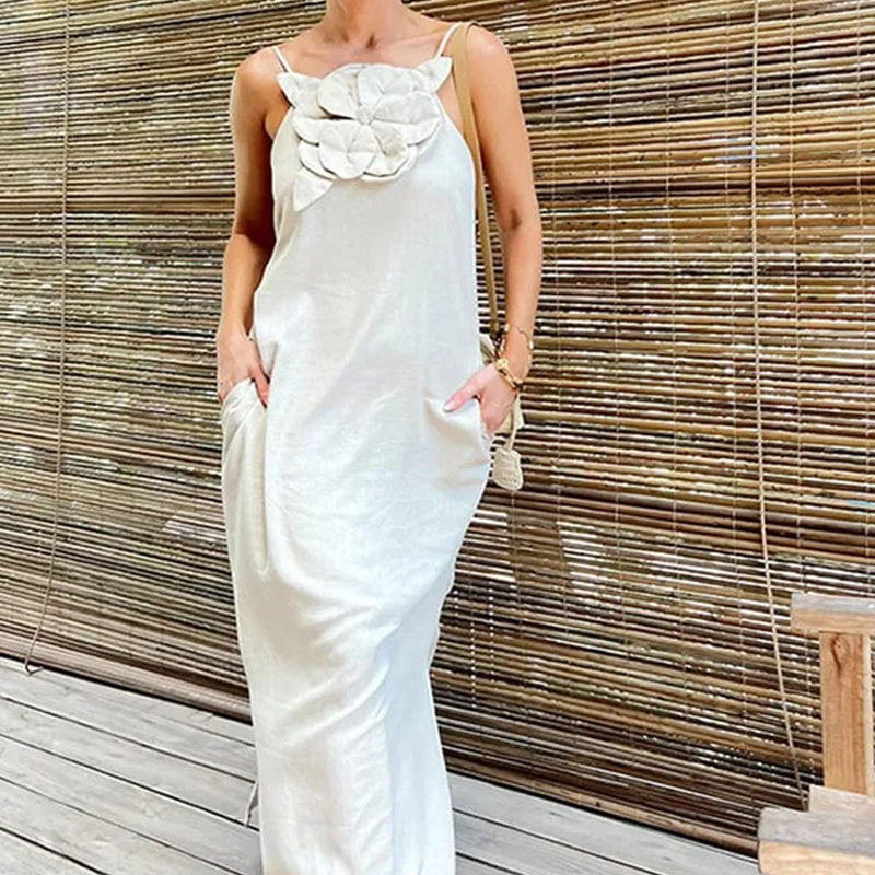 Elegantes Maxikleid mit Spaghettiträgern und floralem Akzent für Damen