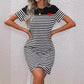 Lässiges Kleid mit Rundhalsausschnitt und Kontraststreifen