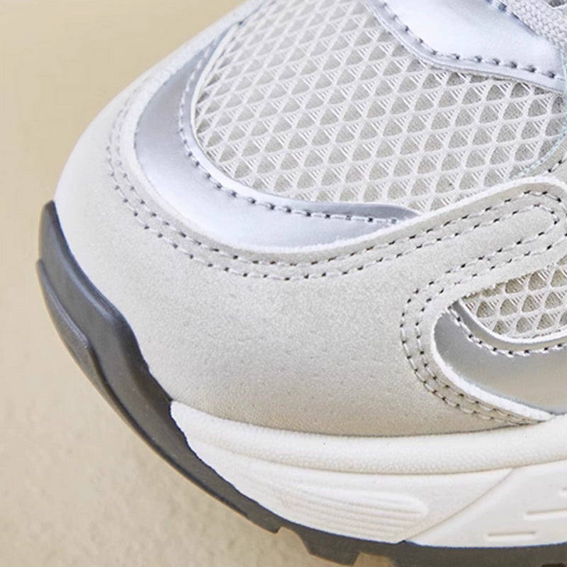Leichter, atmungsaktiver Freizeit-Sneaker mit dicker Sohle