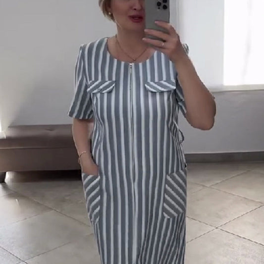 Modisches Damenkleid in lockerer Passform mit Rundhalsausschnitt, Streifenmuster und Taschen