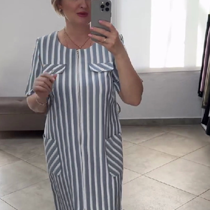 Modisches Damenkleid in lockerer Passform mit Rundhalsausschnitt, Streifenmuster und Taschen