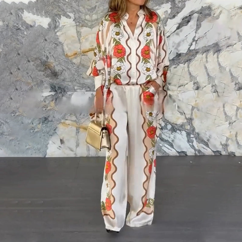 Stilvoller Damen-Zweiteiler mit Blumenmuster: Bluse & Hose