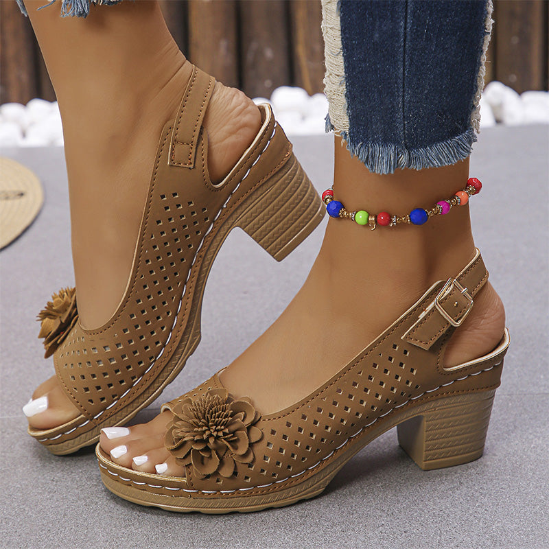 Lässige Sandalen mit Blumenmuster und ausgehöhltem Slope-Heel für Damen