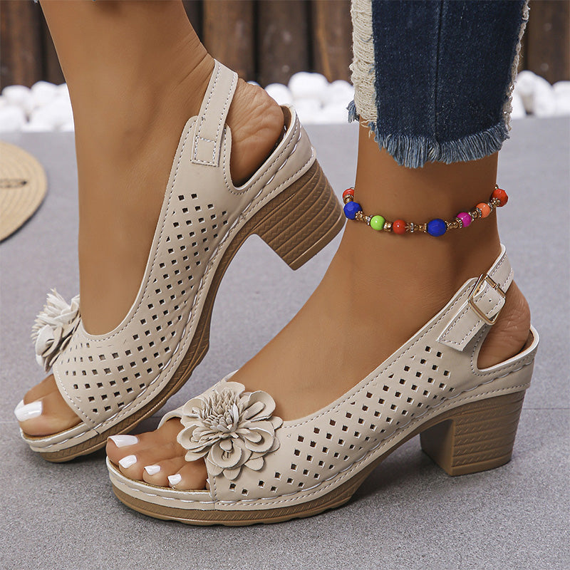 Lässige Sandalen mit Blumenmuster und ausgehöhltem Slope-Heel für Damen
