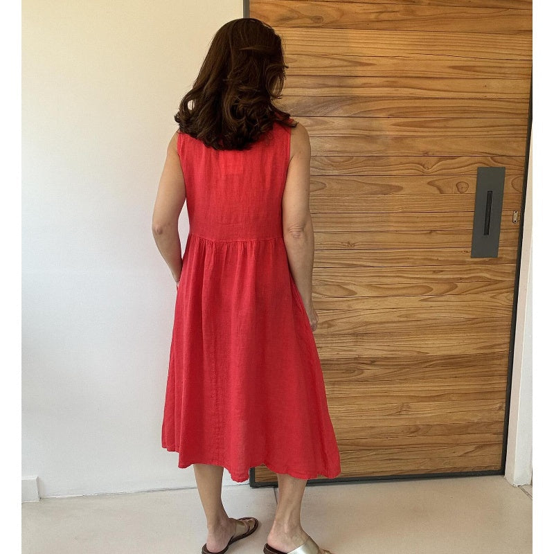 Einfarbiges, ärmelloses Kleid mit Rundhalsausschnitt und Knopfleiste