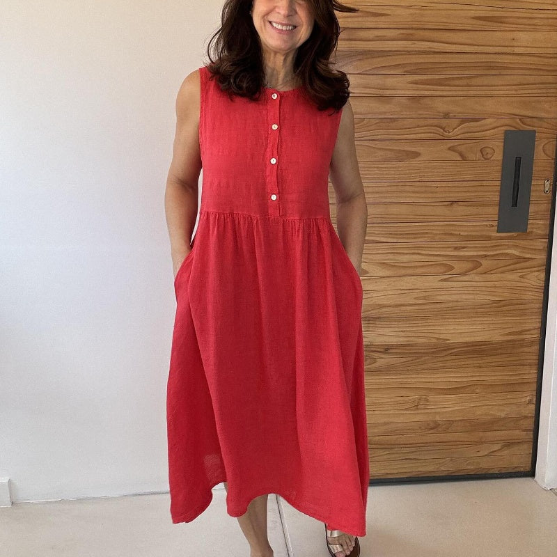 Einfarbiges, ärmelloses Kleid mit Rundhalsausschnitt und Knopfleiste