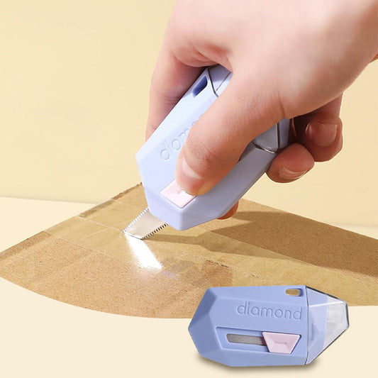 2-in-1 Korrekturflüssigkeit & Schachtelöffner