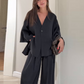 Zweiteiler für Damen: Elegantes Oberteil mit V-Ausschnitt & Hose mit weitem Bein