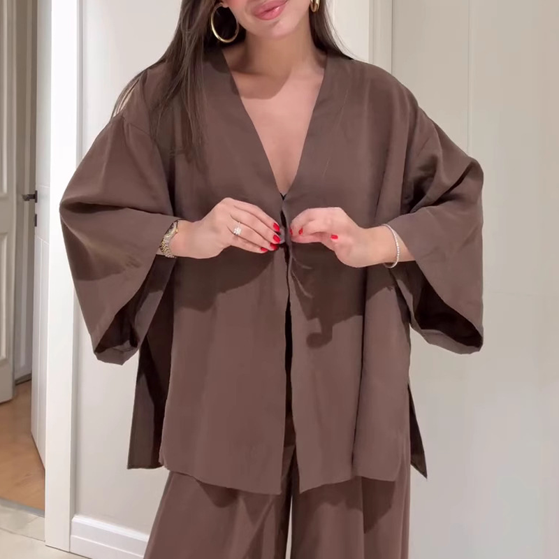 Zweiteiler für Damen: Elegantes Oberteil mit V-Ausschnitt & Hose mit weitem Bein