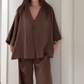 Zweiteiler für Damen: Elegantes Oberteil mit V-Ausschnitt & Hose mit weitem Bein