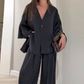 Zweiteiler für Damen: Elegantes Oberteil mit V-Ausschnitt & Hose mit weitem Bein