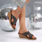 Sandalen mit offener Zehenpartie und schrägem Absatz und Strass
