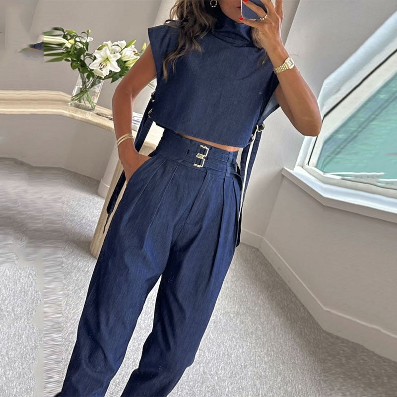 Trendy Fashion Outfits für Damen mit kurzem Oberteil mit hohem Halsausschnitt und 3/4-langer Hose mit hoher Taille