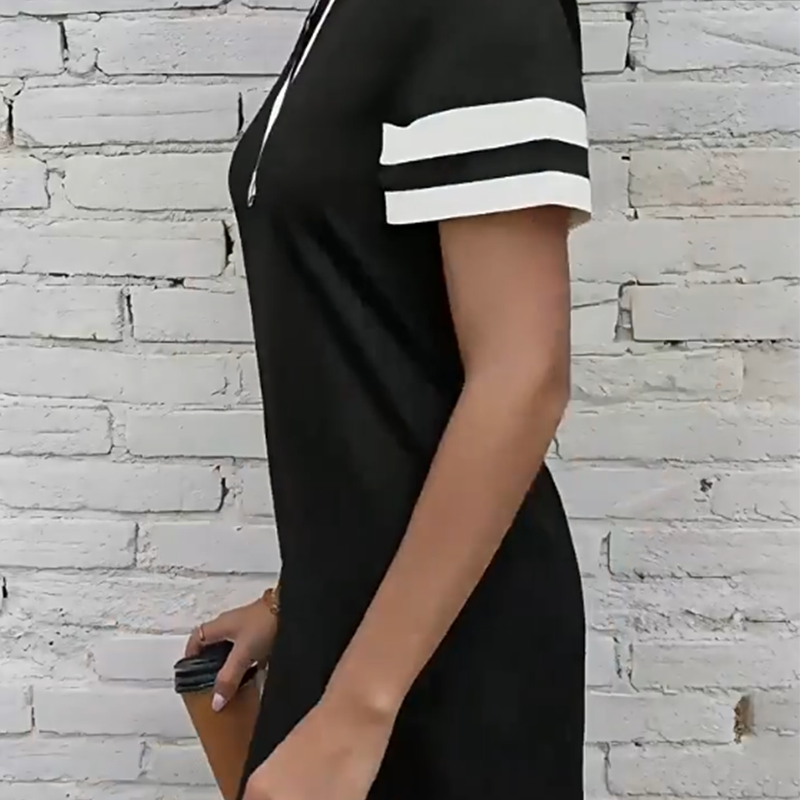 Kurzärmliges Damenkleid mit halbem Reißverschluss
