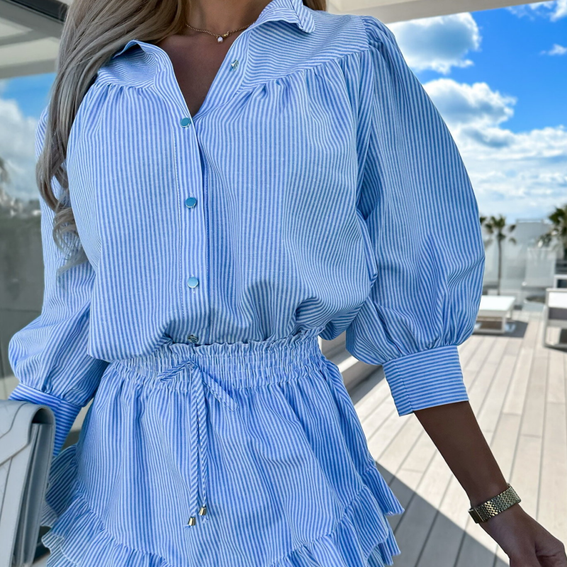Damen-Set mit gestreiften Button-Down-Oberteilen und kurzen Röcken mit Revers