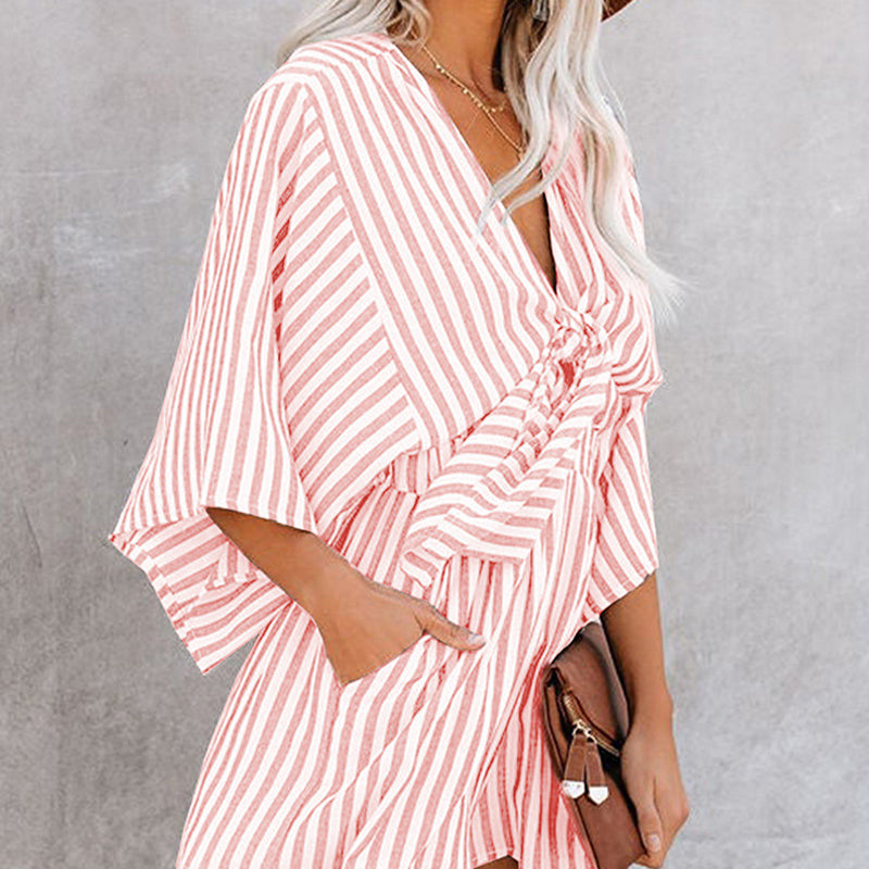 Gestreifte Jumpsuit-Shorts mit V-Ausschnitt für Damen